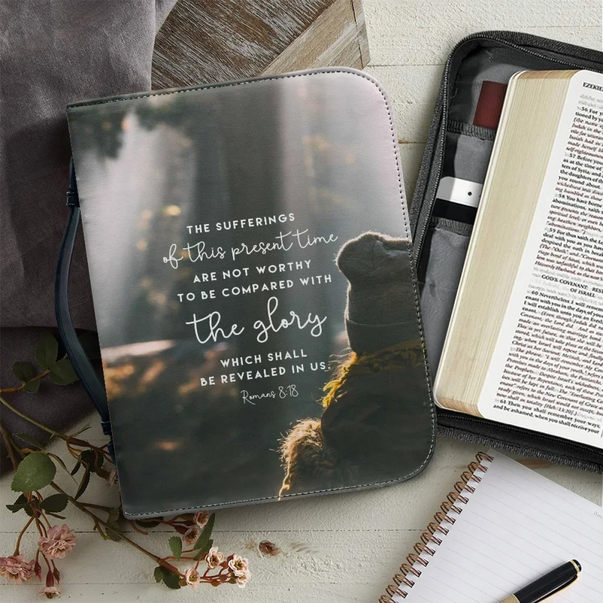 

Women's Classic Bible Verse Print Bible Bag PU Leather Handbags Zippered Handle Bible Storage Bags Custom Carrying Christian Bag