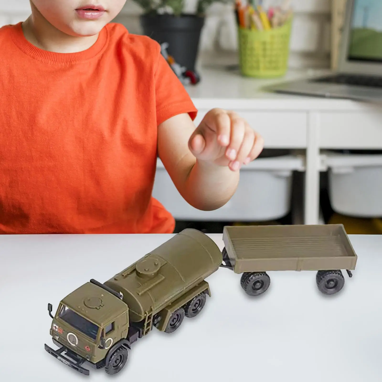 

Tank Truck Model with Trailer 1:72 DIY Assemble Oil Truck Model for Children Tabletop Decor Table Scene Keepsake Collectibles