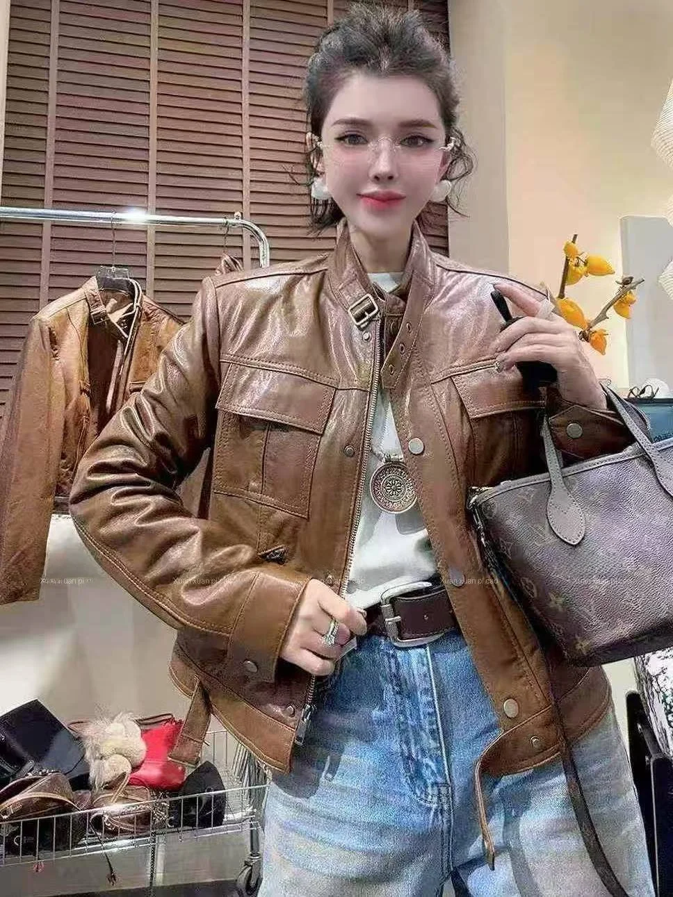

Ning 2025 New Sle Women's Leather Jaet Coat High-End Sensation Small Size Genuine eepskin Long Sve Zipper