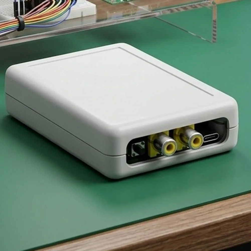 Broadcast Transmitter for Analog TVs Supporting NTSC Systems with Flexible Frequency Tuning from Channel 1 to 56