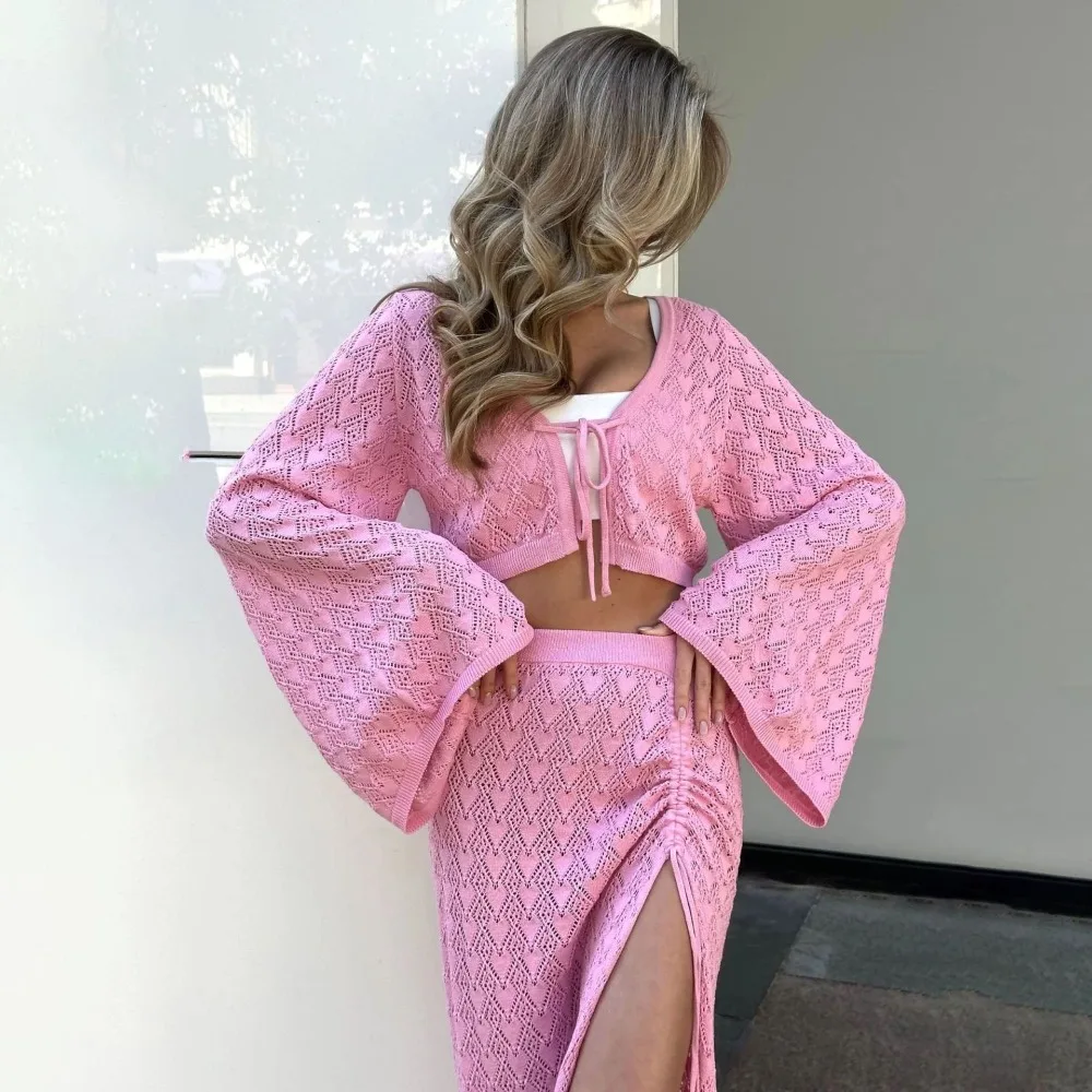 

Autumn Wear, Solid Color Knitted Cut-out Suit, Female High-end Royal Sister, Flared Sleeve Top, Shirred Slit Comfortableclassic