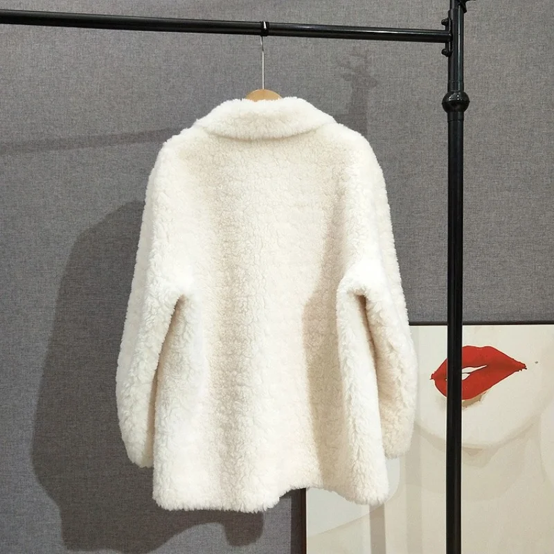 2025 الشتاء الصوف الخالص دعوى طوق معطف الفرو محبب الأغنام شيرلينغ نمط جديد المرأة سترة دافئة JT520