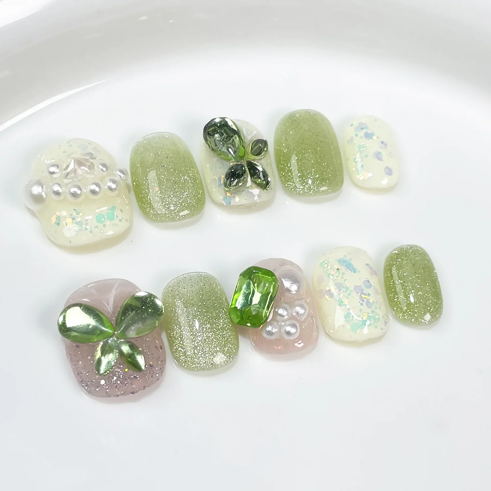 10Pcs Handmade Press on Nails Green Fake Nails with Rhinestone Wearable Stick-on Nails Full Cover False Nail Uñas Postizas 네일팁