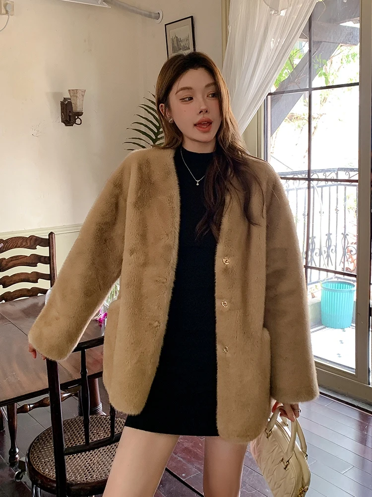 صديقة للبيئة المرأة معطف الفرو المخملية منتصف العمر Sle معطف المنك الاصطناعي طويل Sve V-Ne Thiened الشتاء ملابس خارجية