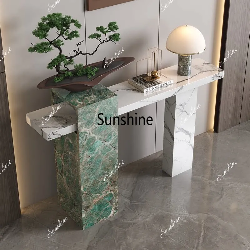 Opposite the door, entrance table, premium entrance entrance, end view table
