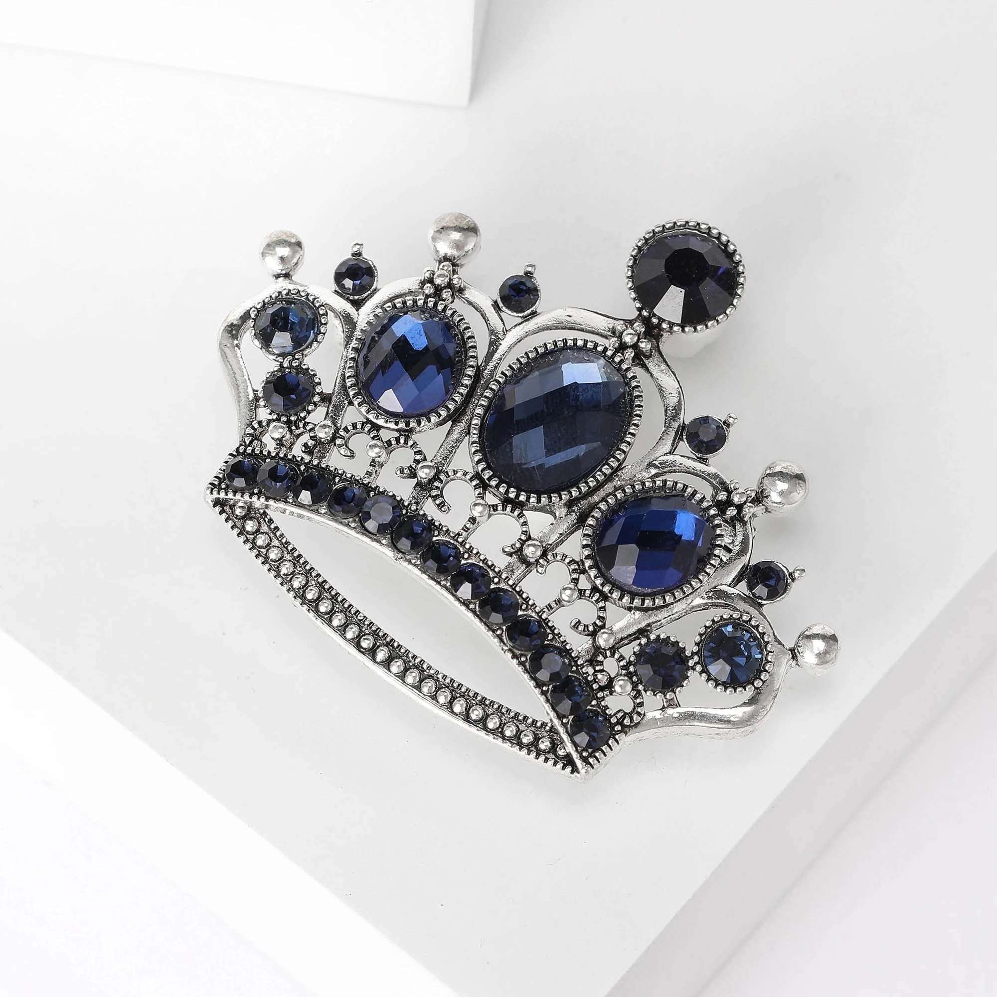 Beaut&Berry Vintage Rhinestone Crown Brooches for Women Unisex 2-color Available Pins Casual Party Accessories Gifts