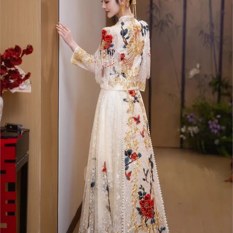 New champagne-colored heavy industry luxury dragon and phoenix gown wedding dress