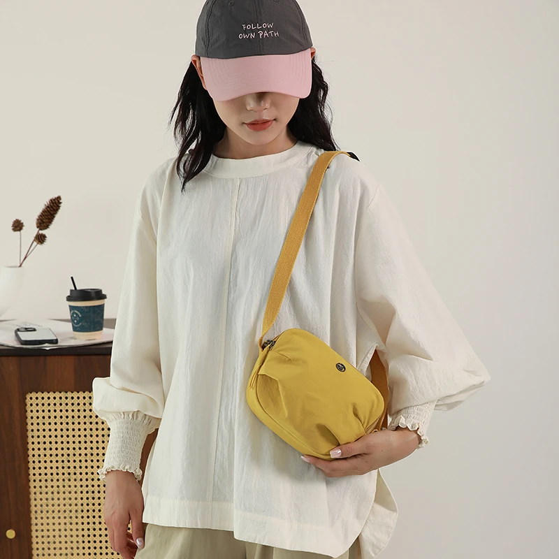 2026 Damen Leichte Nylon-Umhängetasche Lässige Sport-Schultertasche Handtasche mit Mehreren Fächern Reisetasche mit Handytasche – Detail 12