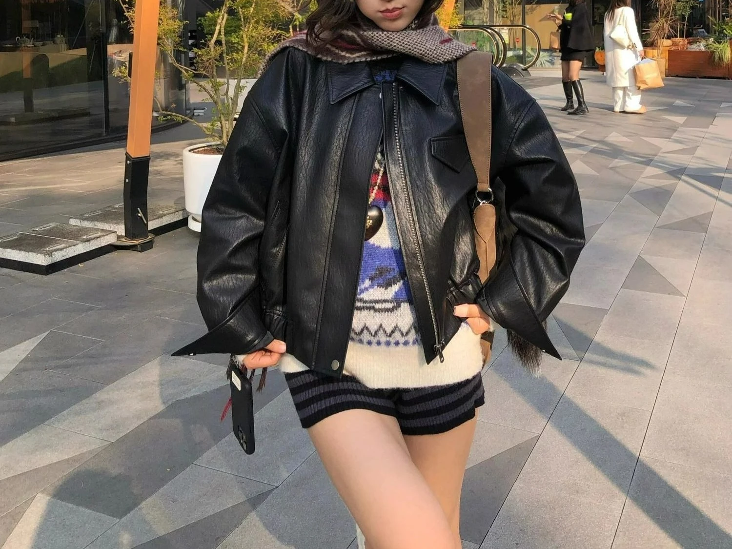

2025 Black Spring and Autumn New Edition Jacket Design Sense Simple and Versatile Women's Leather Jacket