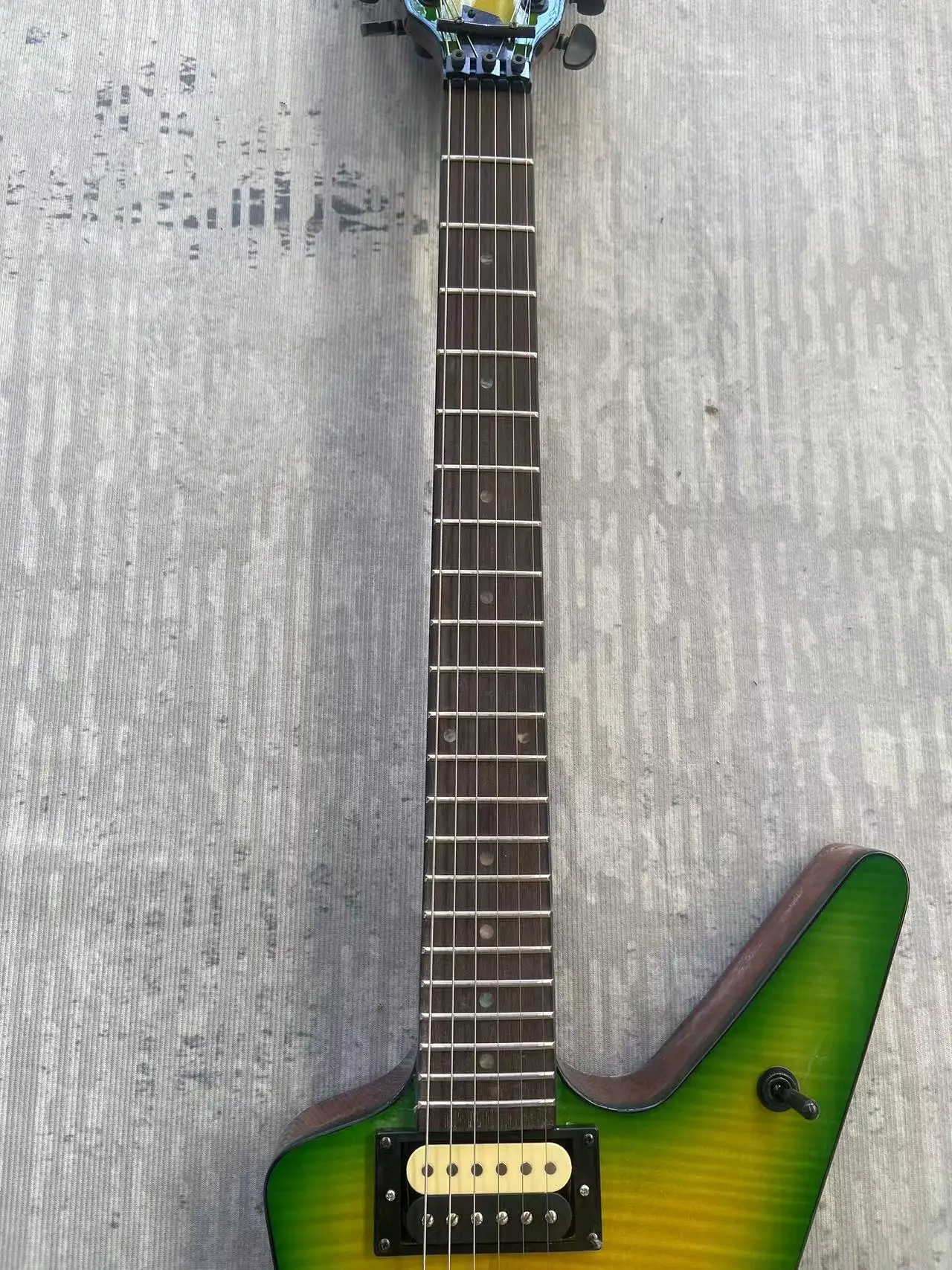 New! custom guitar made in china green ,flame maple,Mahogany body,