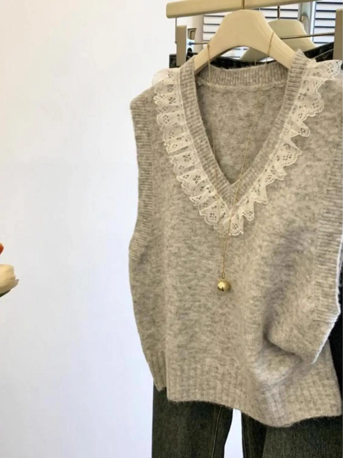 

Red Lace Trim V-Ne Knitted Sweater Women's Loose Fit Outerwear Autumn Winter Casual Top Layering Tank Vest Comfortable Knit...