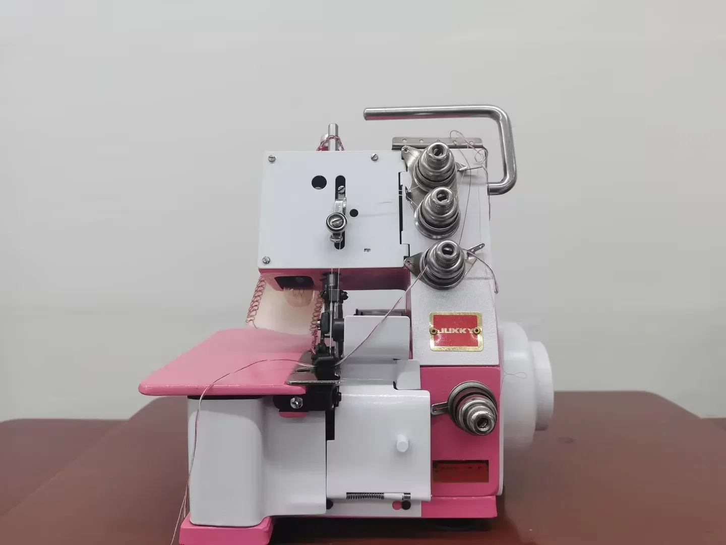hot sales FN2-4D-B 4-thread Household Overlock Sewing Machine Hot Sale Electric Portable Quilting Knitted Fabric Manual Home Use