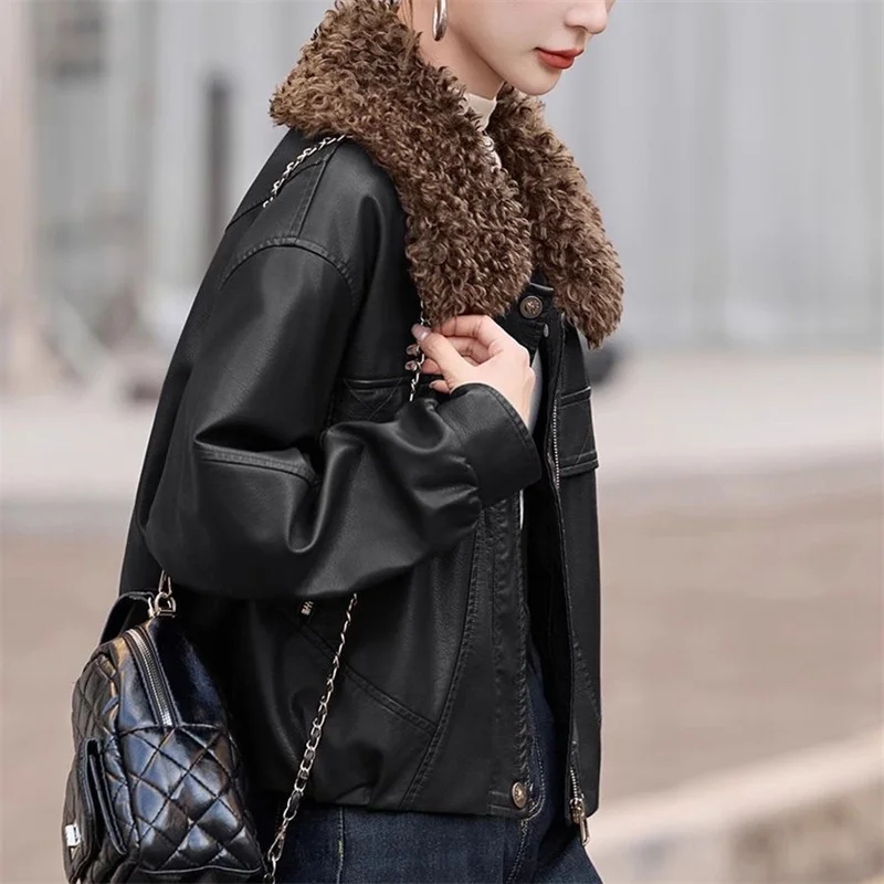 Women's Leather Jacket Fleece-lined Thickened Autumn Winter Coat New Detachable Fur Collar Stylish Warm Leather Outwear Tops