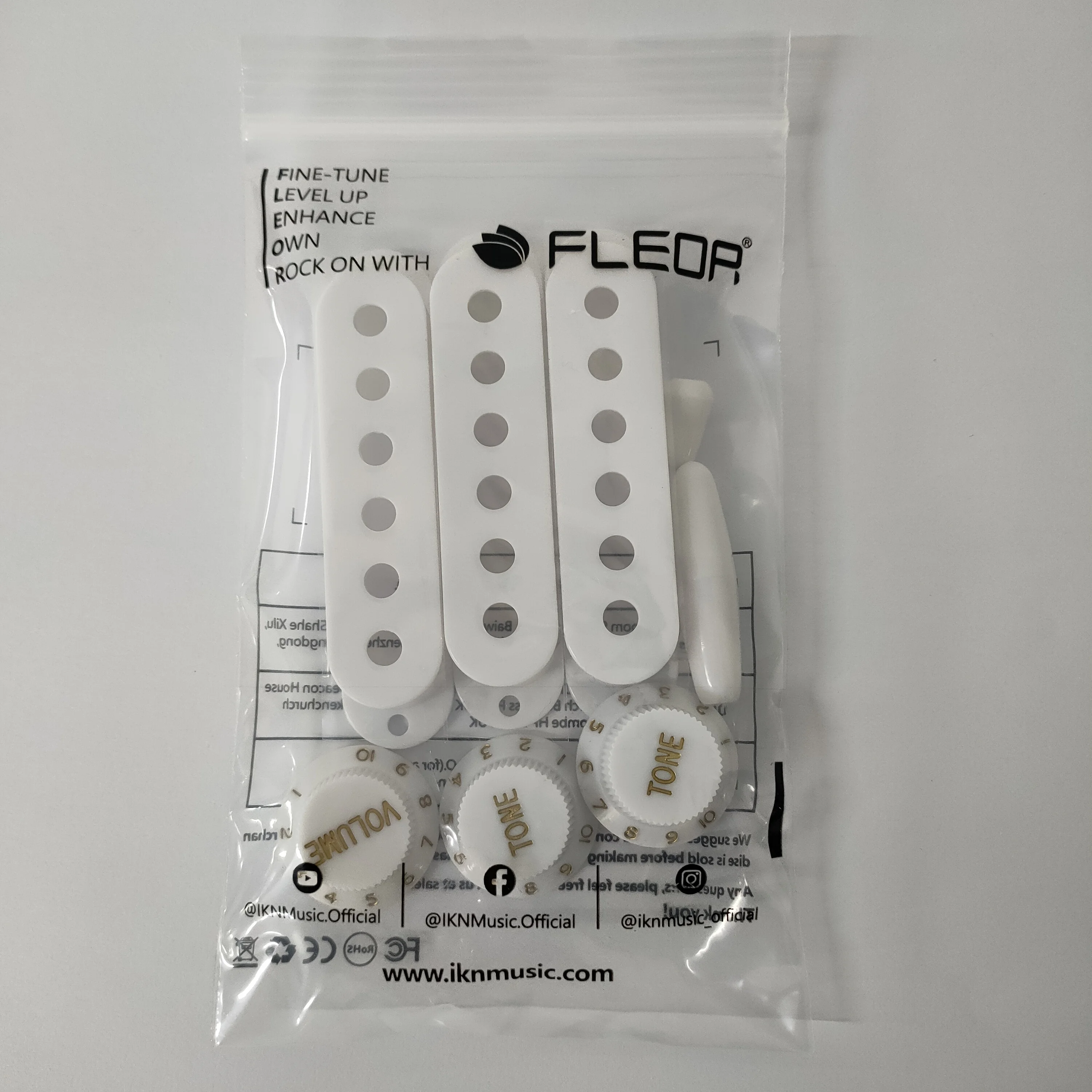 FLEOR Set mit 50/50/52 mm ST Single Coil Gitarren-Tonabnehmerabdeckung, 2 Töne, 1 Lautstärkeregler, Schalterspitzen, SSS-Gitarrenteile – Detail 5
