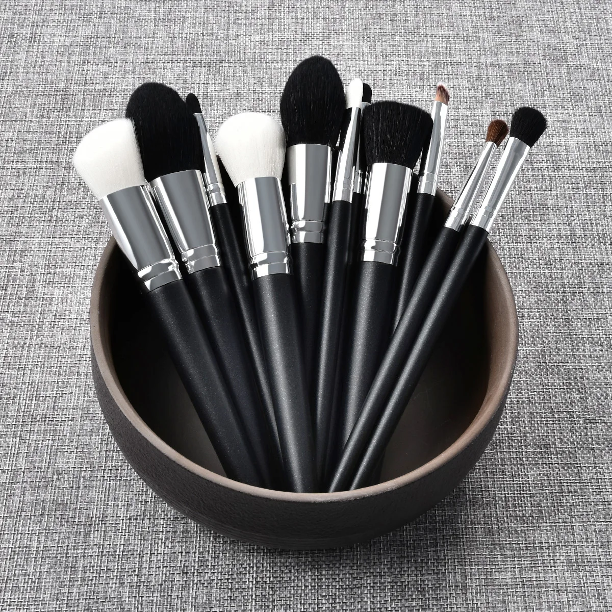 

11 pcs Makeup Hair Women Cosmetics Wooden Handles Travel Women Cosmetics Size Home Use Beauty Tools
