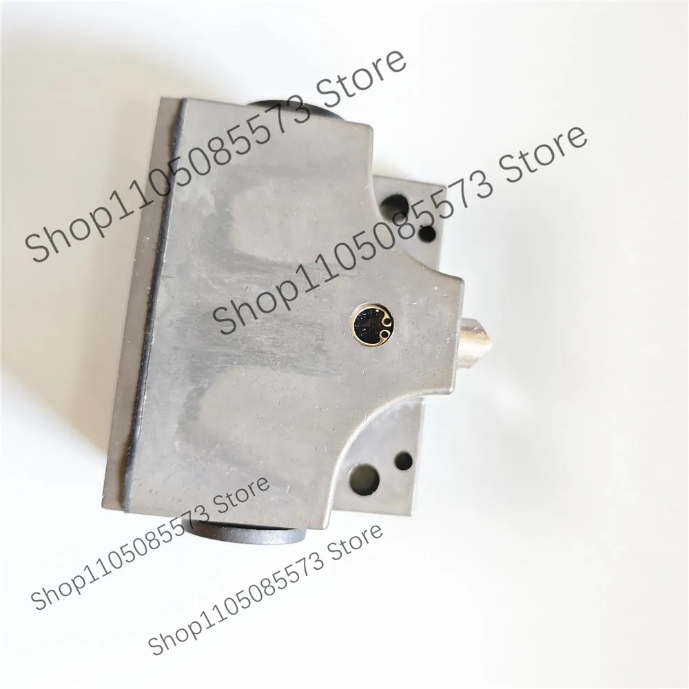 

SN02D12-502-M Переключатель хода 100% новый оригинал В НАЛИЧИИ