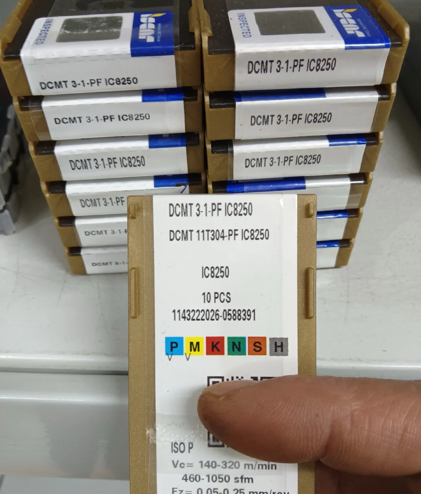 

Hard alloy cutting blades VCMT110304-SM IC807