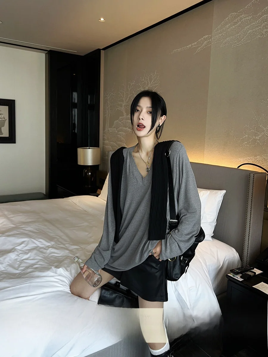 

Женская свободная футболка с длинным рукавом и V-образным вырезом, серая, с эффектом теневого перелива, модная, утягивающая, базовый слой, однотонный дизайн