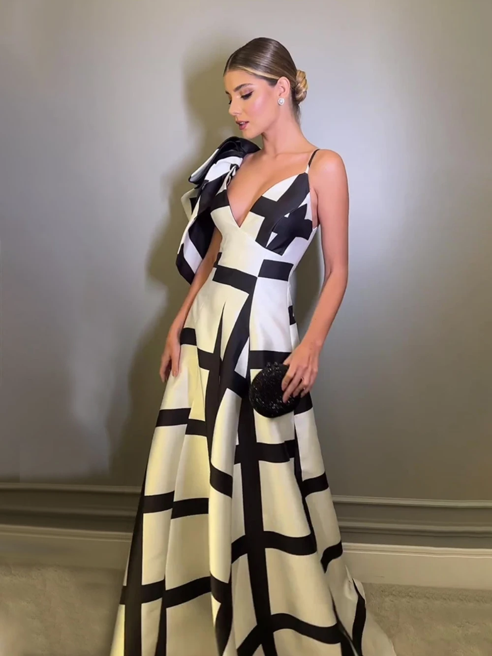 Banquet Sexy V Neck Evening Dress Delicate Low Back A Line Women Dancing Party Gown Classic Contrast Color Long Prom Dresses