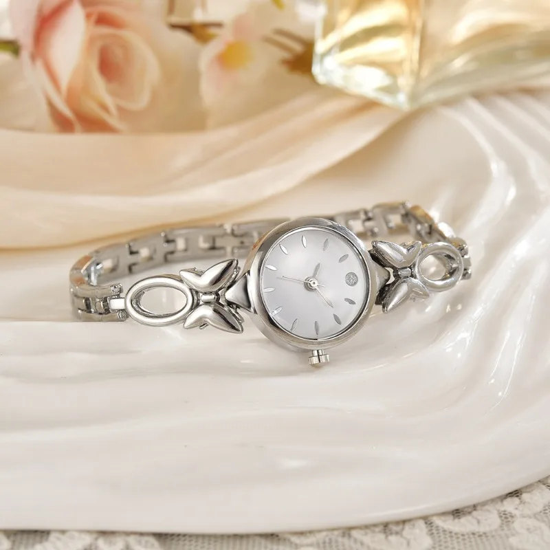 ساعات يد نسائية بسوار على شكل فراشة ساعة كوارتز رائعة من حجر الراين للسيدات ساعة يد بسيطة هدية على مدار الساعة