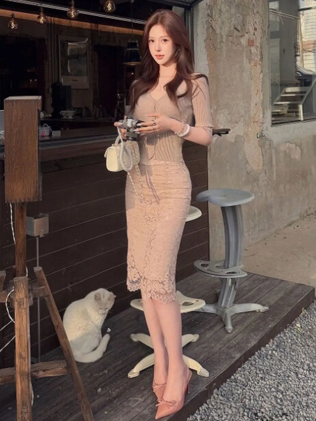 

Unique V-neck Lace Dress Set Comfortable Summer Fashion Casual Style Short Sleeve Mid-waist Two-piece Set for Young Women