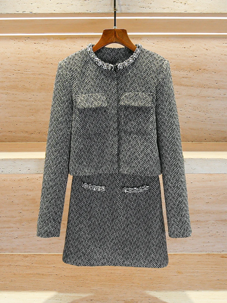 

Luxury Women's Faion Set with Diamond-Encrusted Heavyweight Jaet And Skirt in Small Fraance Sle Polyester Fiber ...