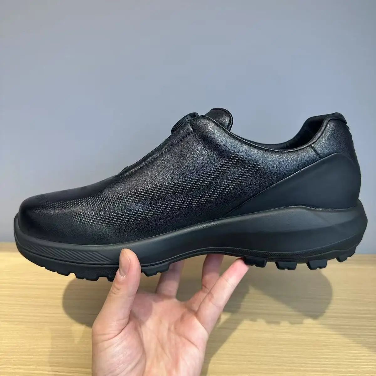 

Summer Men's Casual Shoes Soft Bottom Sports Trendy Shoes Outdoor Rivet Versatile Lazy Person's Rotating Buckle Loafers