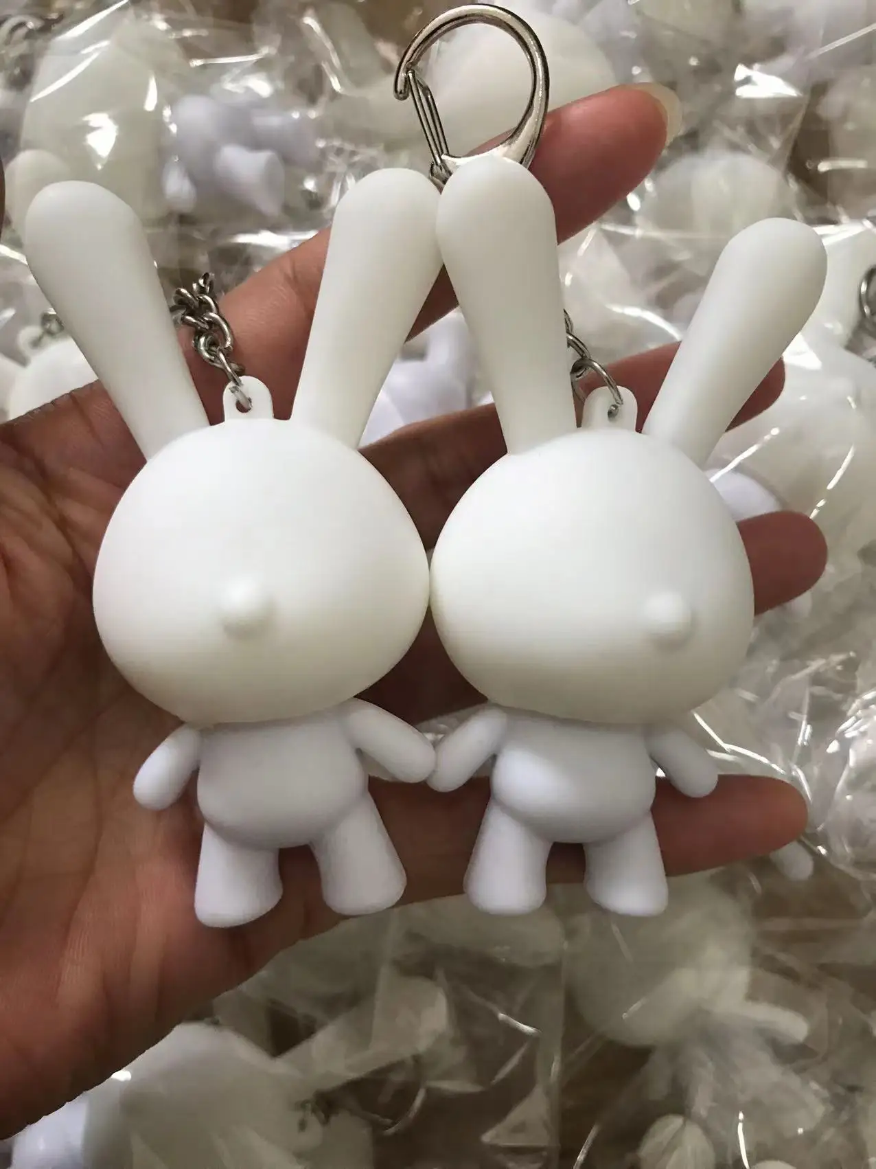 20pcs Dunny Munny Rabbit Pendants DIY Kids Toys for Art Students White Dolls Do it Yourself Vinyl Art Figure Toy Accessories