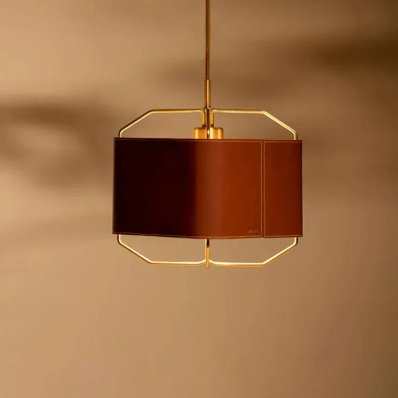 Kroonluchter, eetzaal, eilandbureau, studeerkamer,