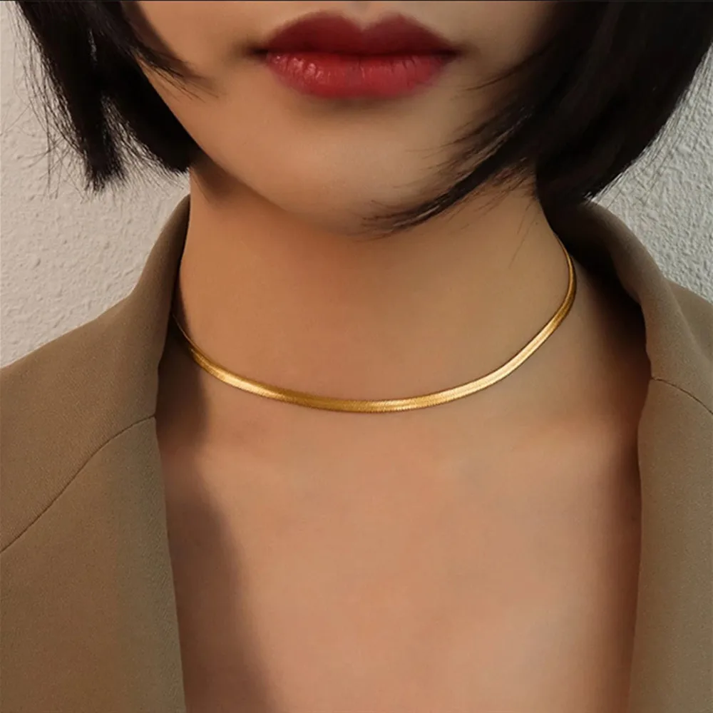 Zarte doppellagige dünne Schlangenkette für Frauen, sexy Goldfarbe, coole Schlüsselbeinkette, ästhetischer Y2k-Schmuck – Detail 3