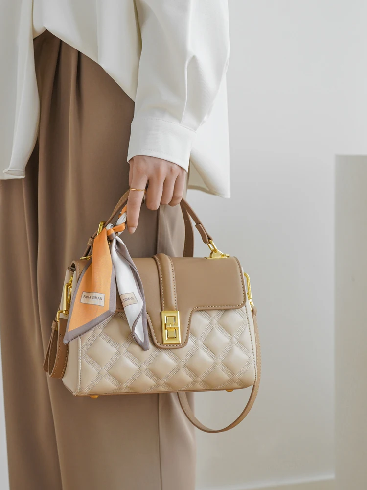 

Luxury Women's Large Capacity Crossbody Bag Commuter Single Shoulder Handbag Fashionable Handbag Urban Minimalist Style