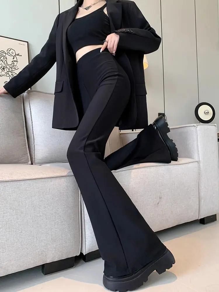 Variant: Black Cropped Pants