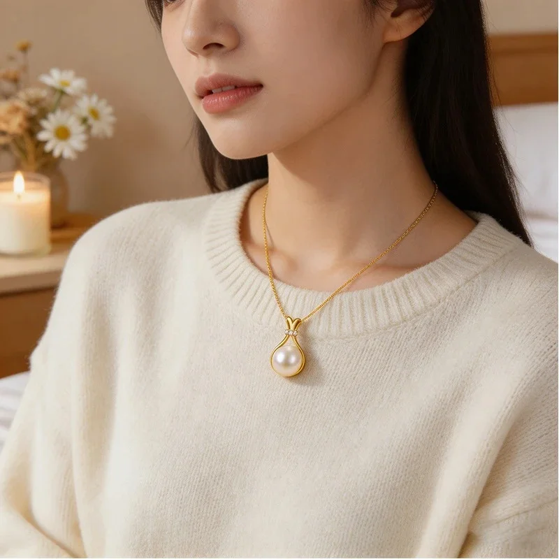 Gold Knotted Pouch Shape Pendant Necklace Single Large Luster Pearl CZ Slim Chain Elegant Collar Jewelry For Women