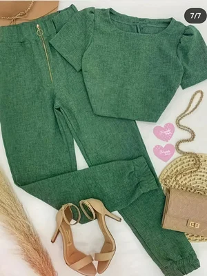 Women's Green Textured Two Piece Set, Puff Sleeve Round Neck Crop Top & High Waist Zip Fly Jogger Pants, Casual Daily Wear