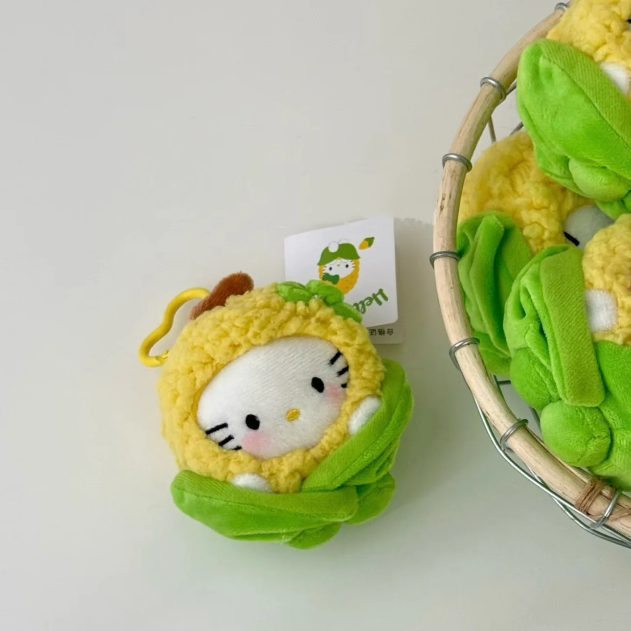 Légumes Hello Kitty pendentif oignon fruits en peluche poupée Hello Kitty amusant bricolage sac à dos pendentif échalotes en peluche porte-clés filles cadeau