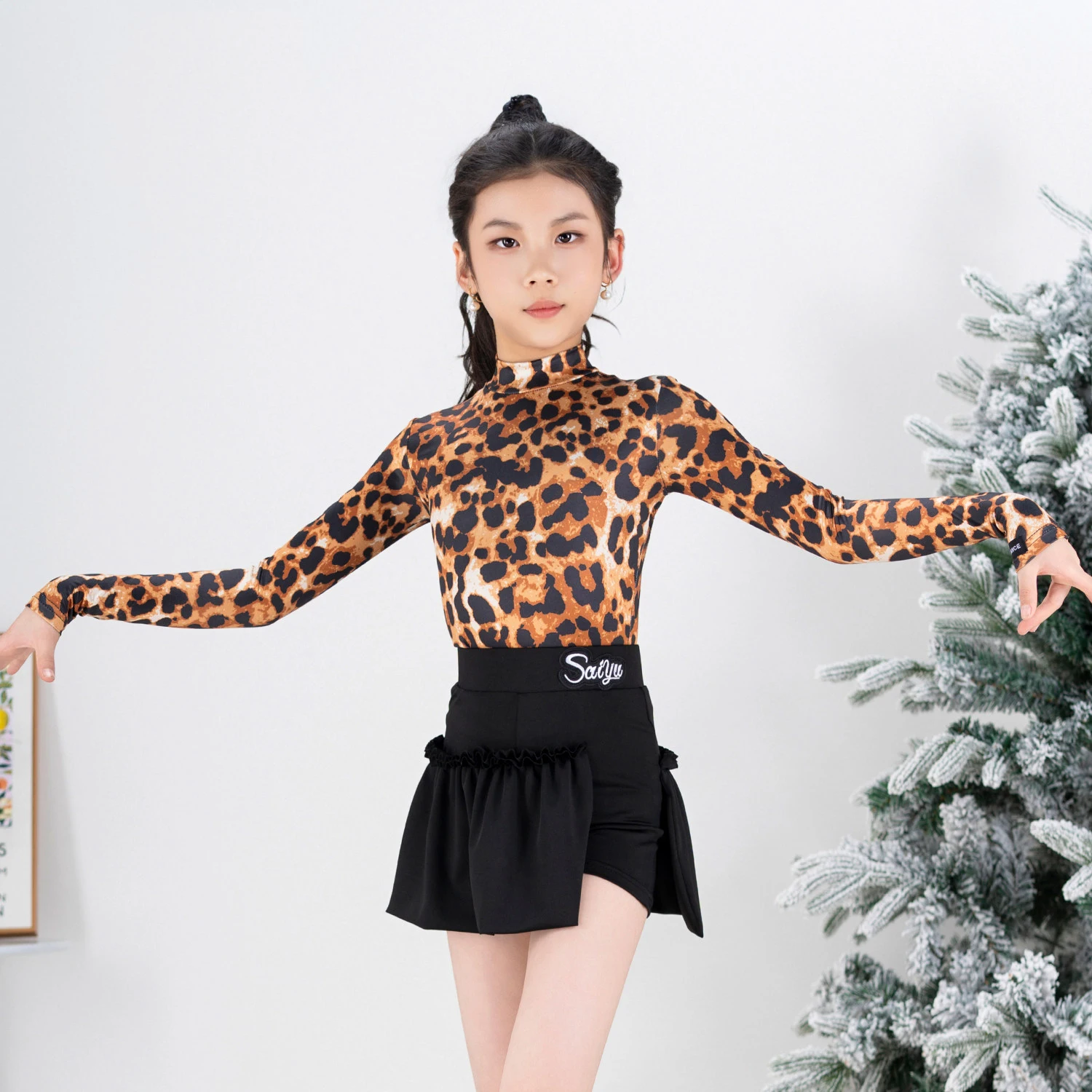 

2026 New Latin Dance Performance Costumes For Girls Long Sleeved Tops Black Skirts Outfits Chacha Rumba Latin Clothing XH3996