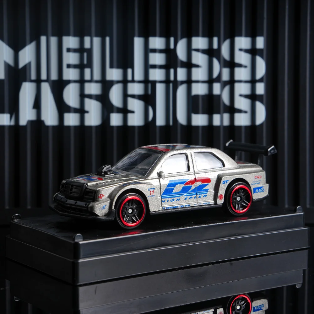 

Металлическая модель автомобиля Silver "DZ High Speed" №11 — масштаб 1:64, гоночная модель, игрушечная машинка с откатным механизмом, коллекционная для автолюбителей и детей