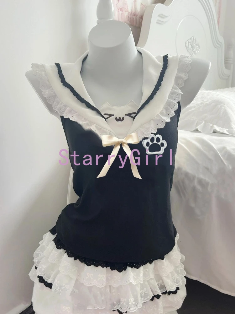 اليابانية الحلو القط طباعة Kawaii بلايز المرأة مقوس دانتيل المرقعة موضة بلوزة ضئيلة تصميم جديد البحرية طوق بلا أكمام قميص جذاب