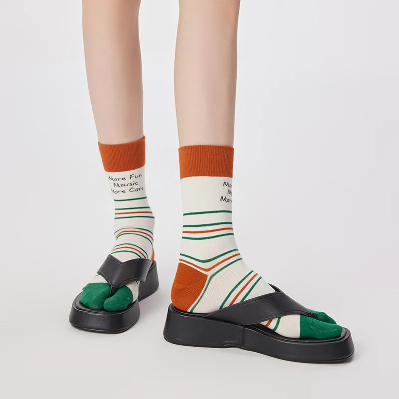 

Split-toed Socks for Women Medium Tube Socks for Women Letter Striped Medium Tube Stockings Fashion Versatile Stockings