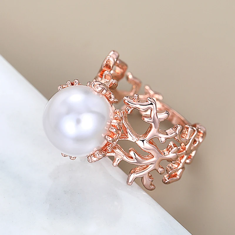 Huitan Aesthetic Big Imitation Pearl Women Rings Temperament Elegant Female Accessories for Party Exquisite Gift Trendy Jewelry