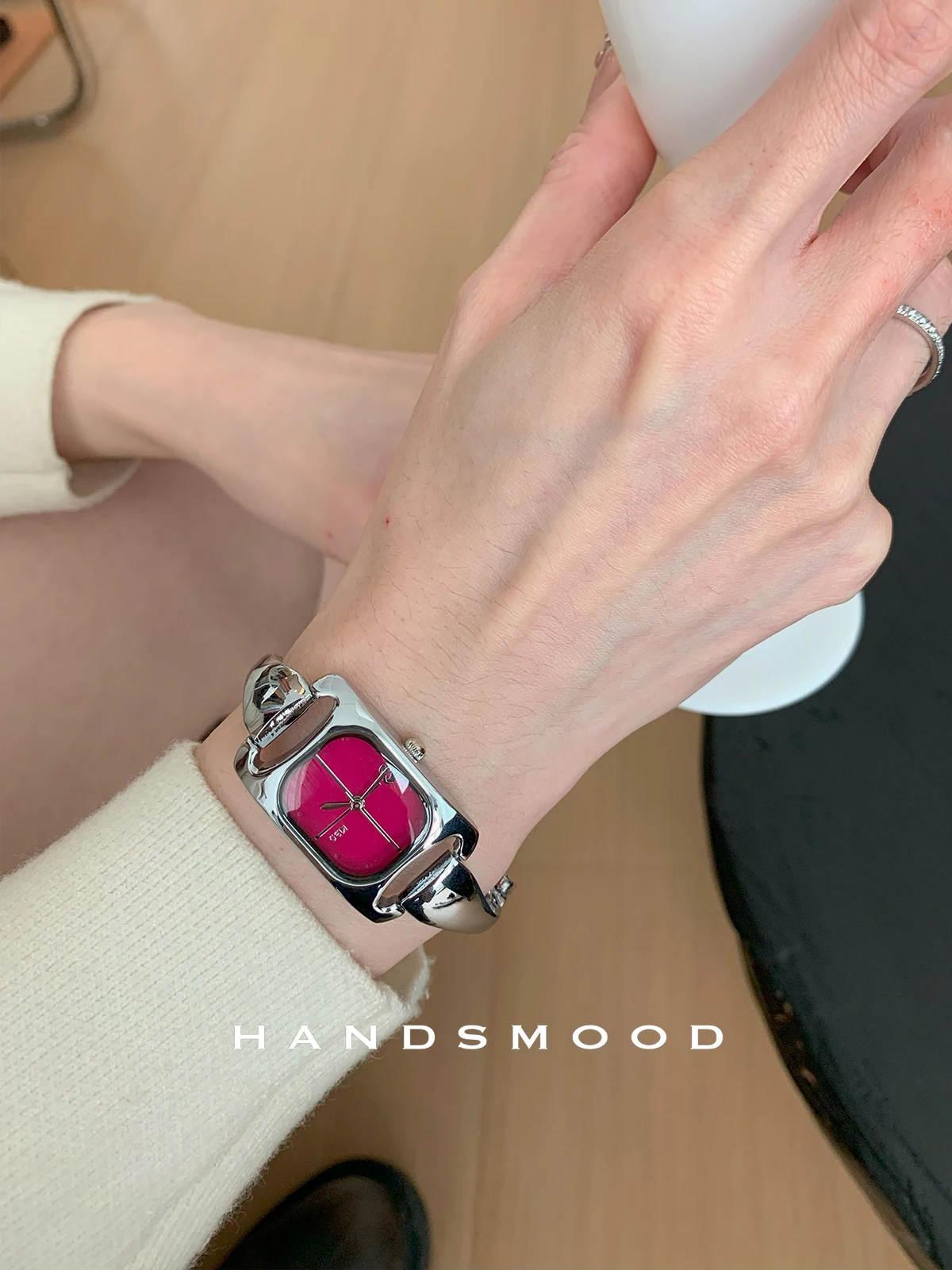 Raspberry Red Exquisite Design Bracelet Watch, High-End Casual Versatile Women's Watch, Fashionable Quartz Wristwatch