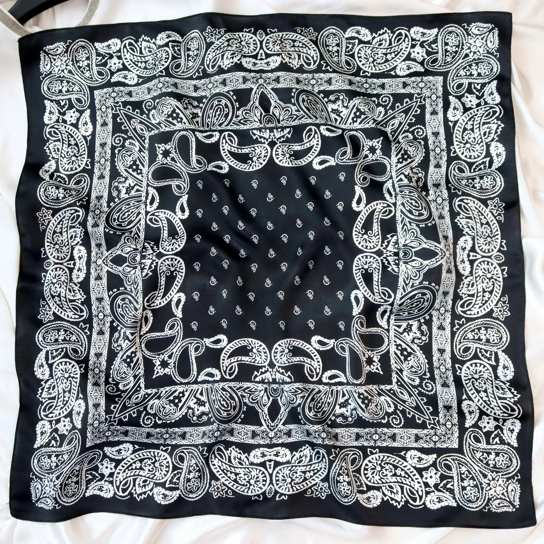 

Шелковый квадратный шарф, женский платок, бандана, шейный платок, шаль, повязка для волос, женский модный аксессуар