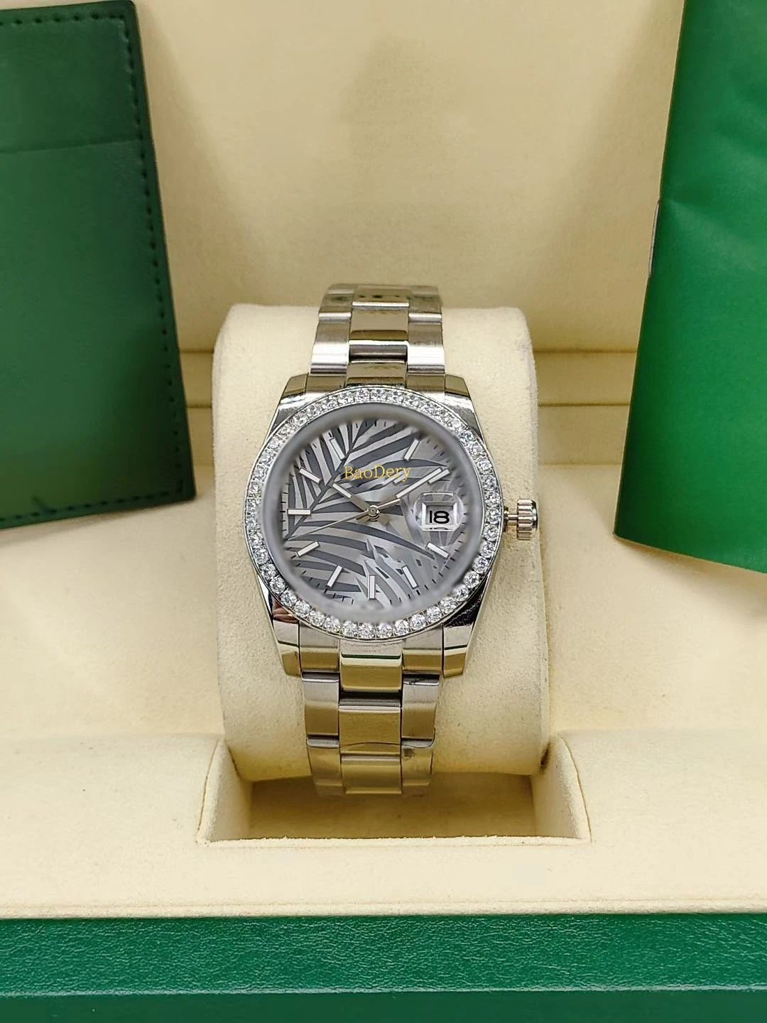 Women's Watch with 36mm Case, Diamond in Middle Row of Watch Chain, and Calendar Window - A Chic Accessory