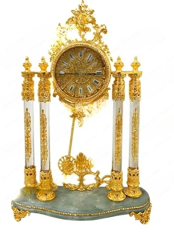 Retro and elegant golden small seat clock villa living room bedroom desktop decoration copper bell high-end handmade