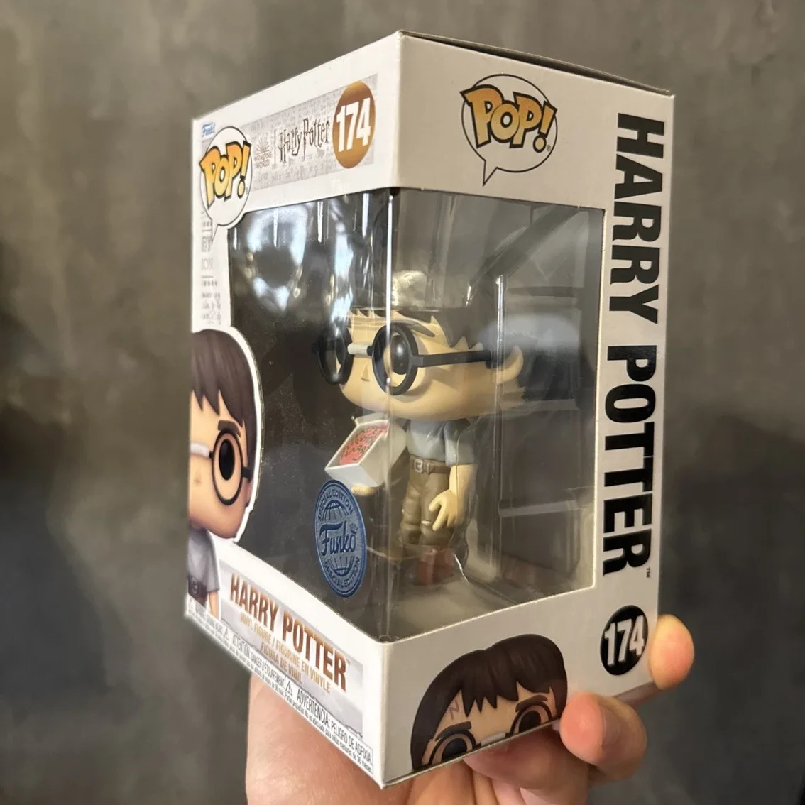 

Гарри Поттер с тортом на день рождения # 174, фигурка FUNKO POP, официальная коллекционная ограниченная серия, игрушка для фанатов Гарри Поттера, подарок
