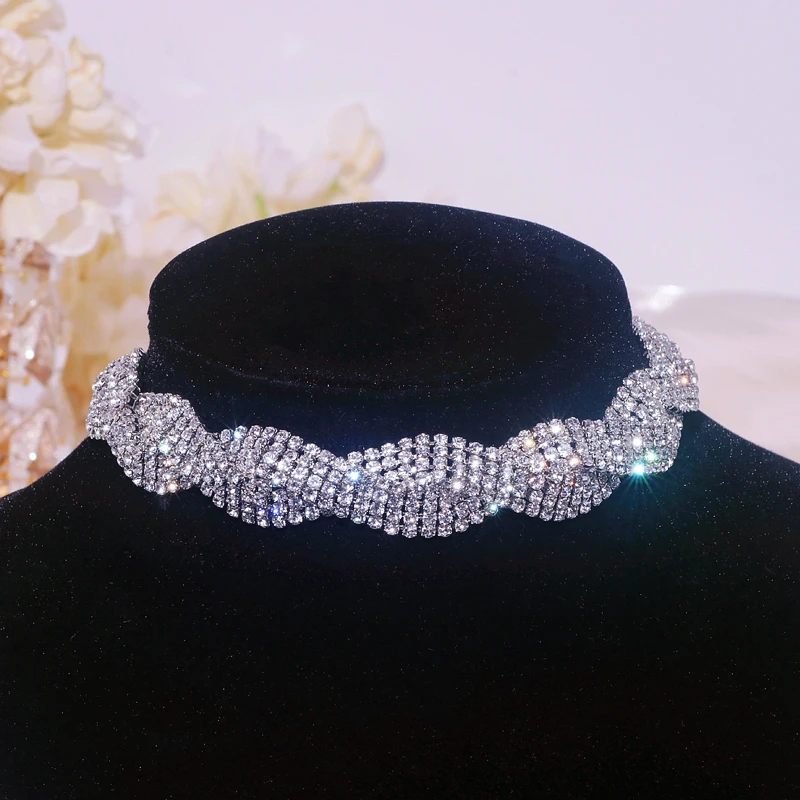 Luxury Sparkling Geometric Crystal Choker Necklaces for Women Trendy Weave Rhinestone Short Necklaces Statement Party Jewelry