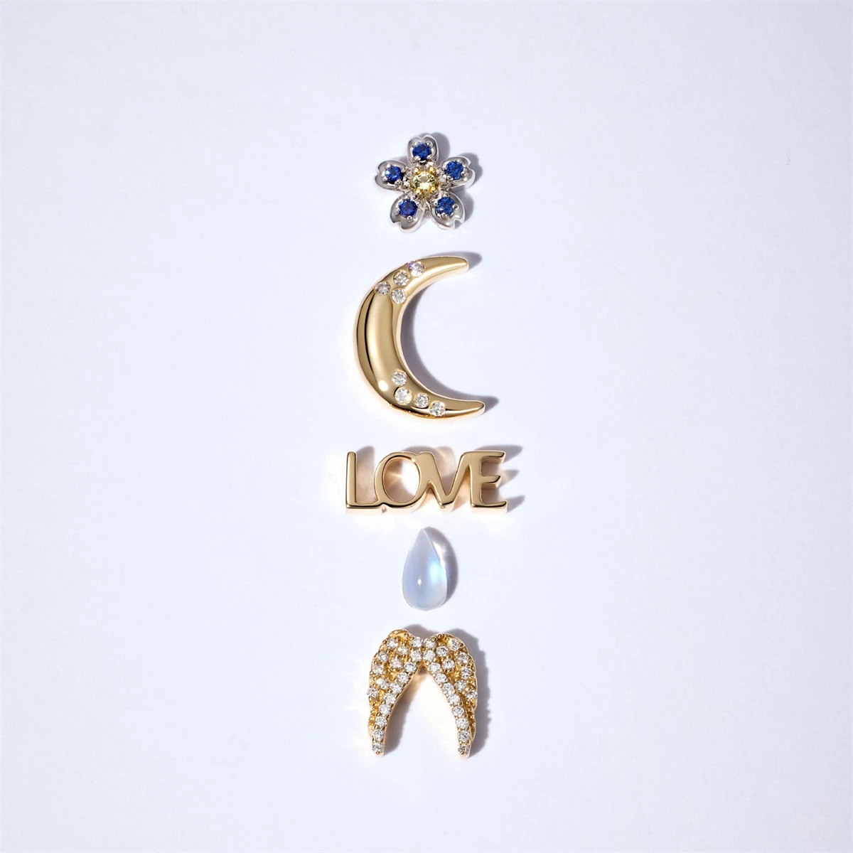 

Cat Claw Clover Crescent Moon Small Decorative DIY Pendant Accessories Can be Placed in a Box with Gold Plating