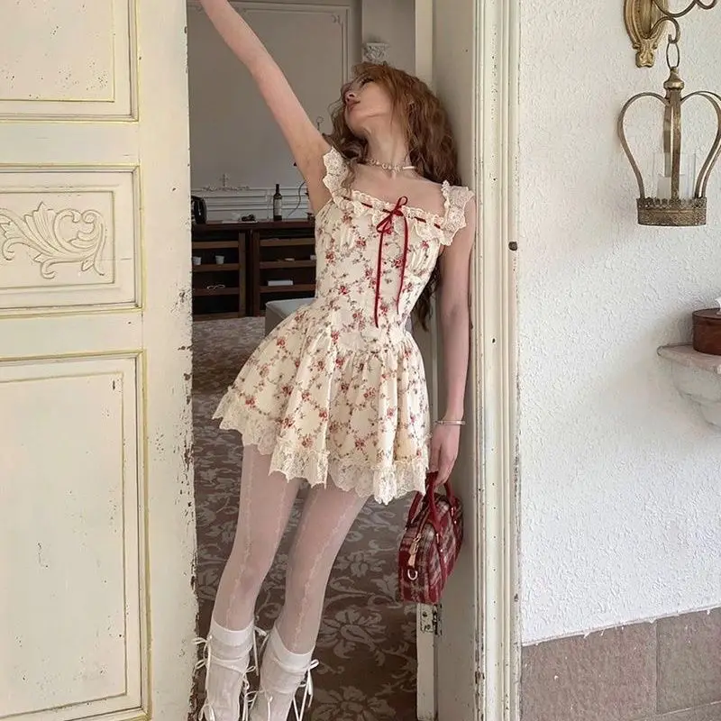 Robe de princesse en dentelle à bretelles, douce et belle, florale, moulante à la taille, petite robe de princesse fraîche de Style vacances