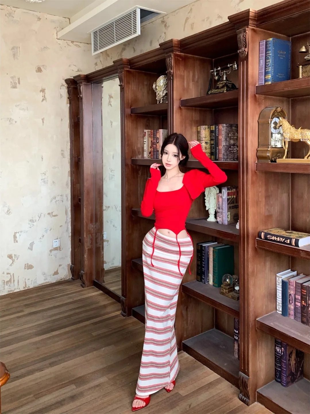 

Модный комплект «Spicy Girl»: женский кардиган с длинными рукавами, базовое платье-майка в полоску, длинное платье, комплект из трех предметов, весна 2026, новинка