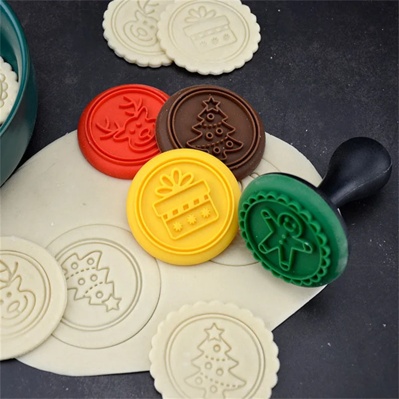 

Christmas Biscuit Mould Silicone Biscuit Seal Mould Cookie Biscuit Mould 5-Piece DIY Christmas Series Pattern Baking Tool